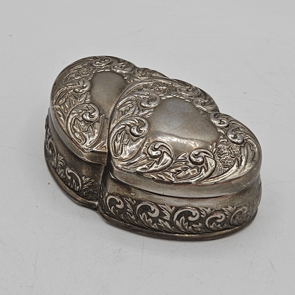 Rare vintage Music Box with Two Hearts/ Vintage Silver Plated Metal Trinket Box - Picture 6 of 13